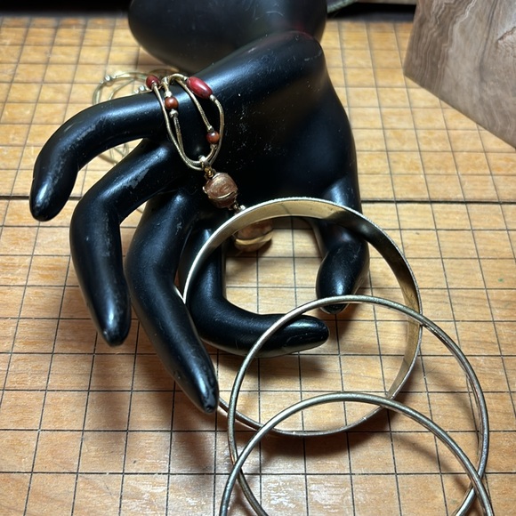 Enameled Metal Pendant 18”L Necklace w 3 Bangles 2.75”D Classy Bohemian EVC - Picture 15 of 16